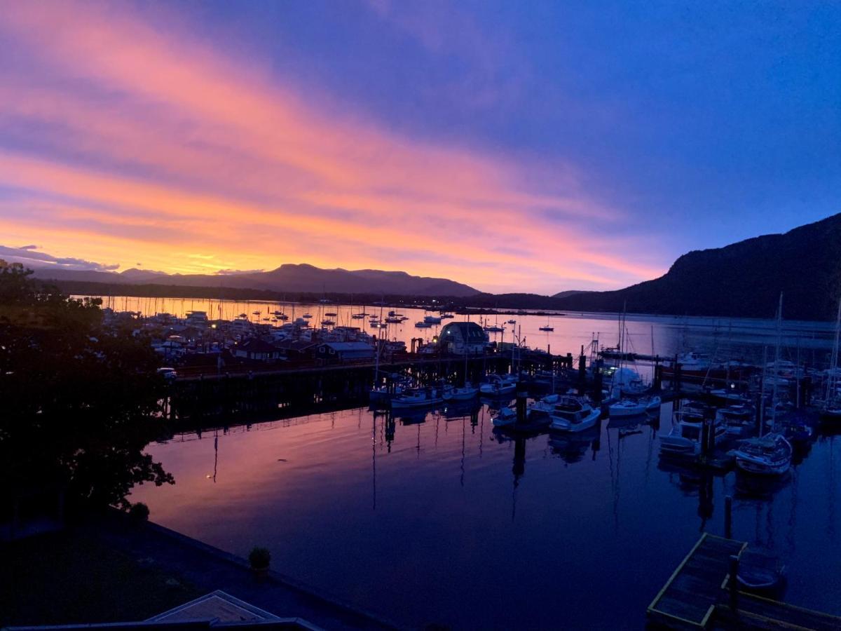 Oceanfront Suites At Cowichan Bay Exterior foto