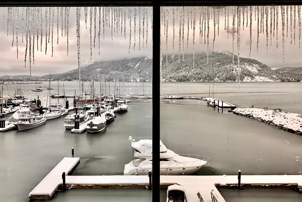 Oceanfront Suites At Cowichan Bay Exterior foto
