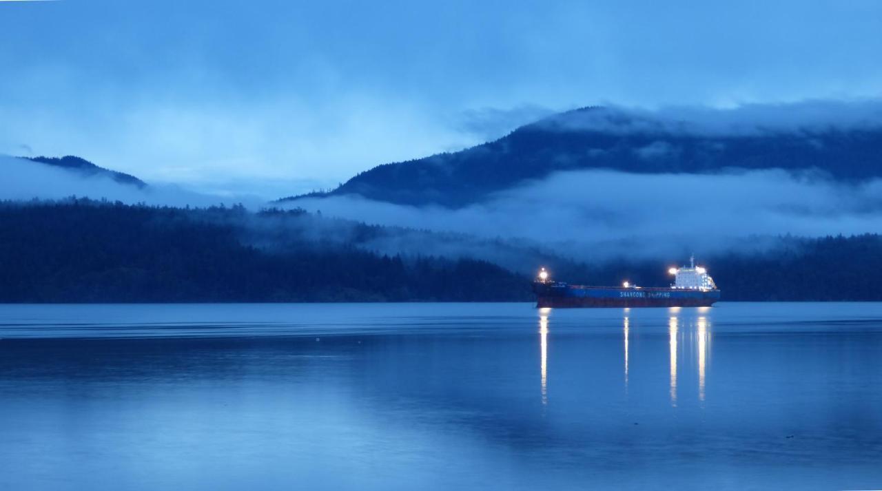Oceanfront Suites At Cowichan Bay Exterior foto