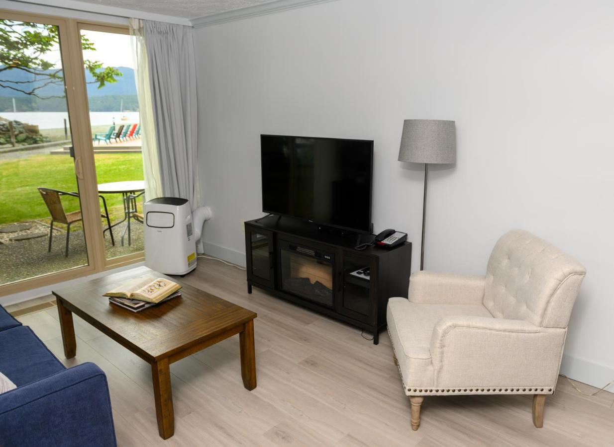 Oceanfront Suites At Cowichan Bay Exterior foto
