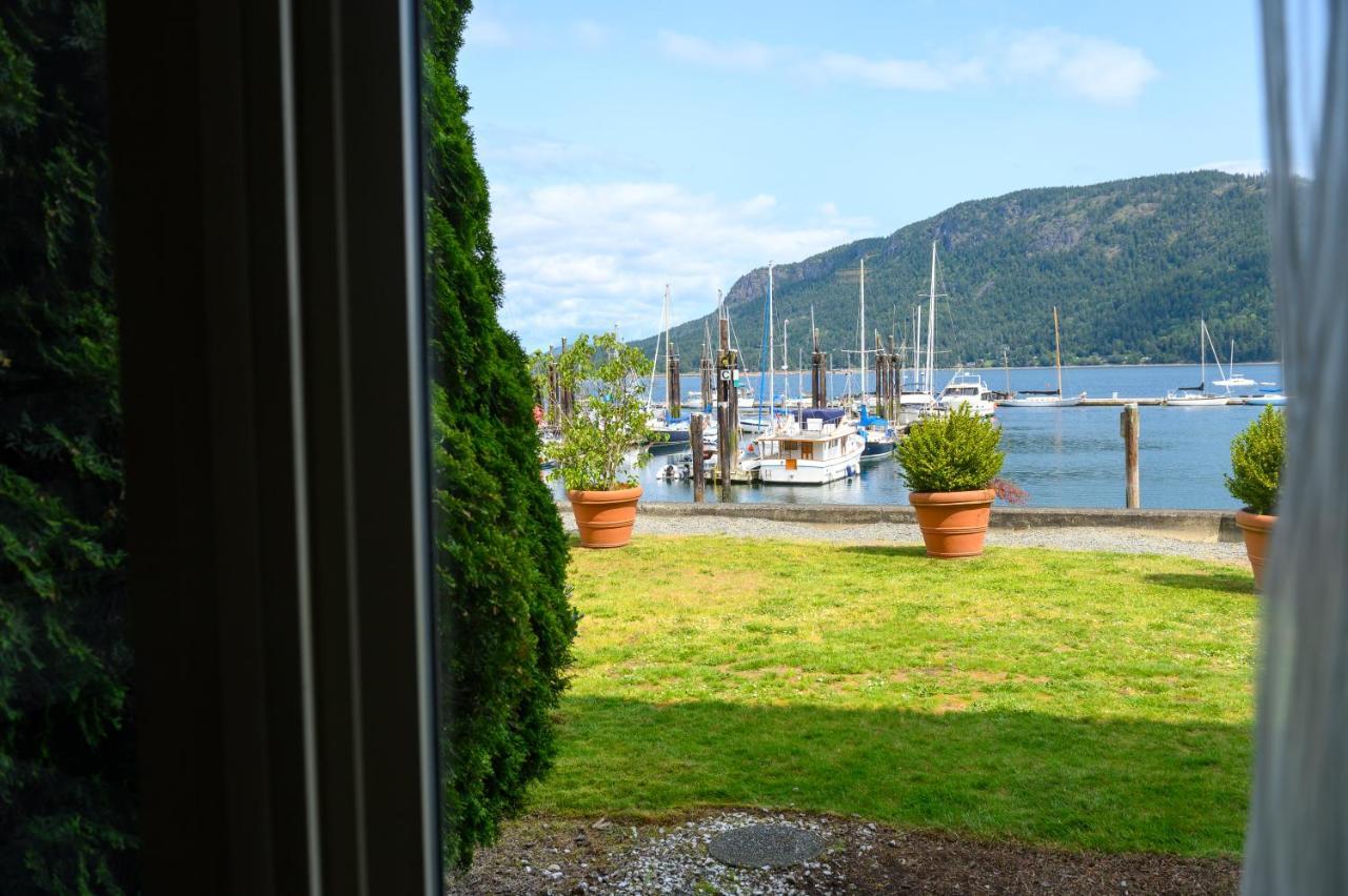 Oceanfront Suites At Cowichan Bay Exterior foto
