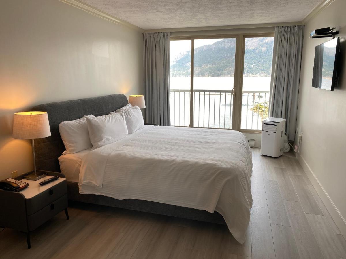 Oceanfront Suites At Cowichan Bay Exterior foto