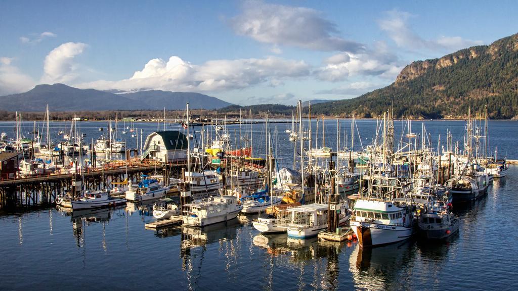 Oceanfront Suites At Cowichan Bay Exterior foto