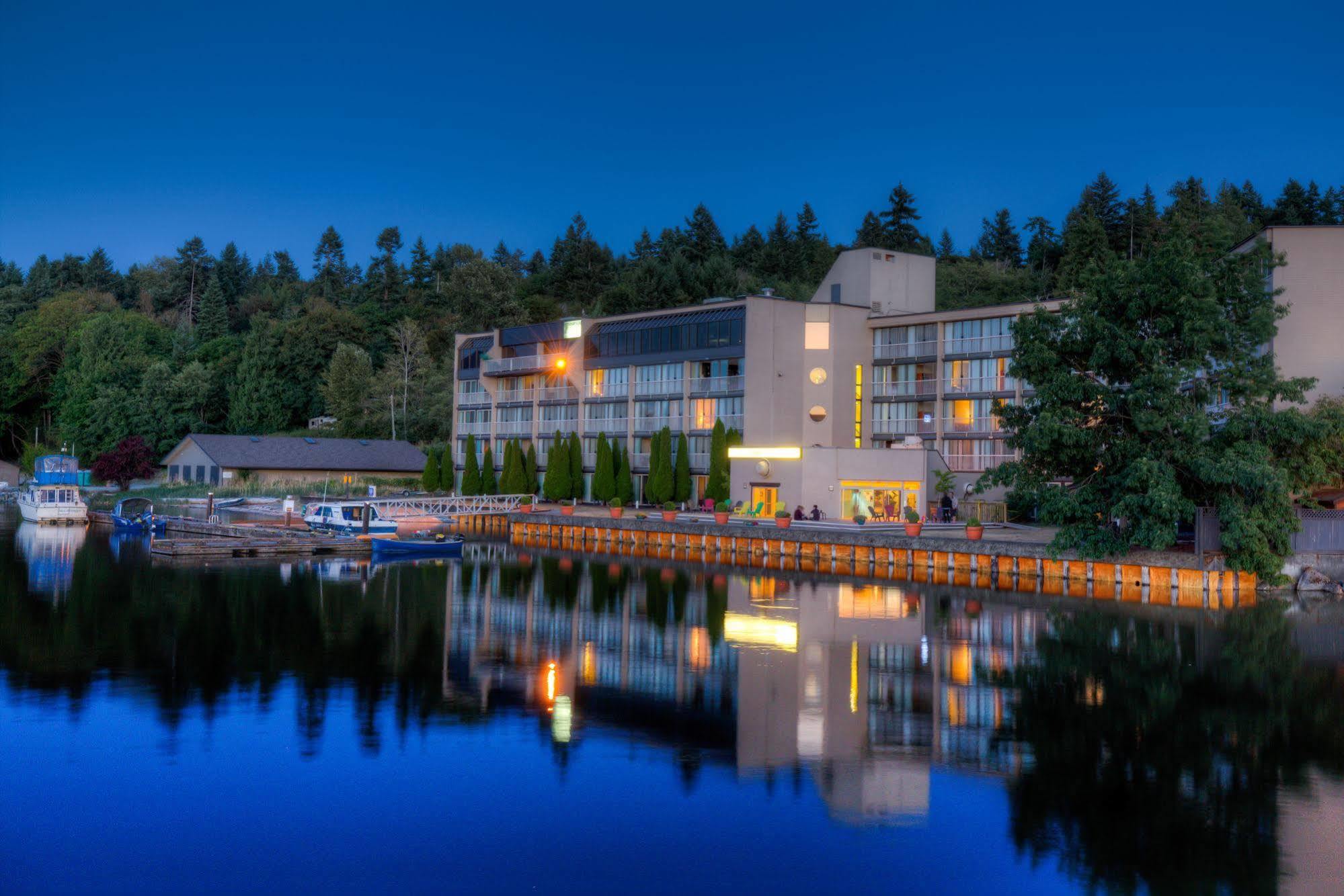 Oceanfront Suites At Cowichan Bay Exterior foto